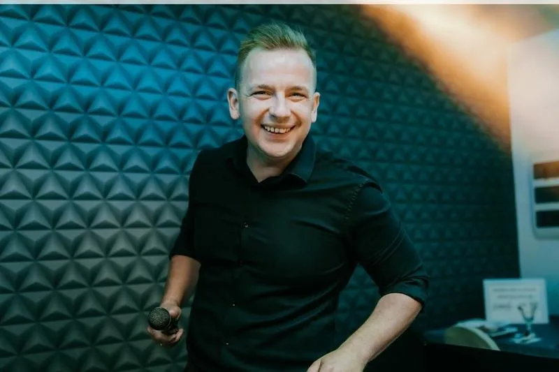 Ile kosztuje DJ na imprezie 18. urodzinowej?