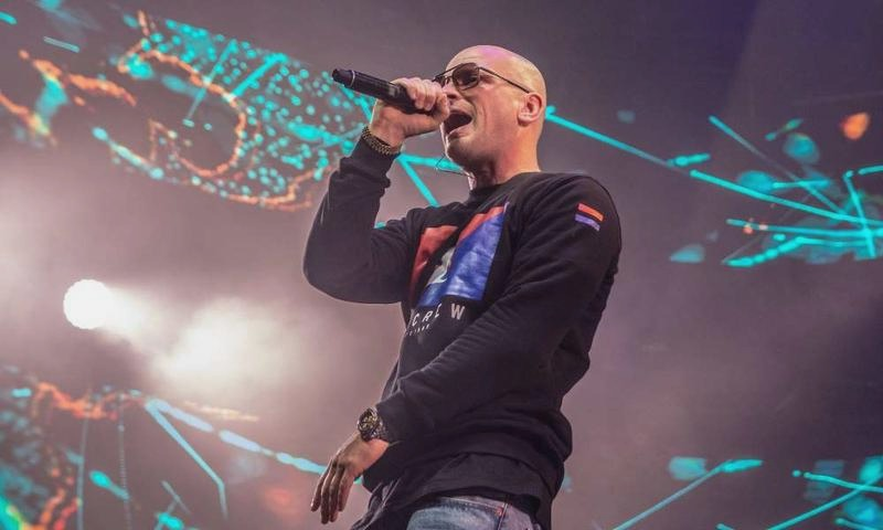Spotify: czym jest rap? Historia, cechy i najważniejsi artyści
