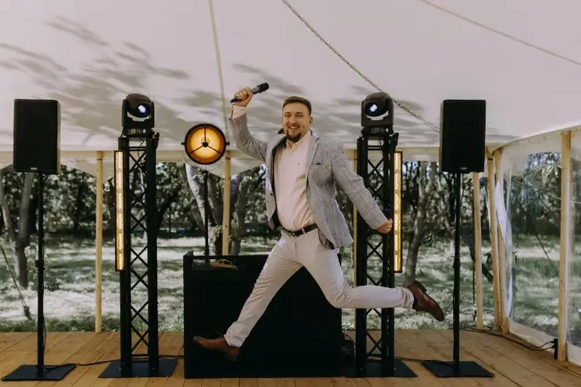 Koszt usług DJ-skich