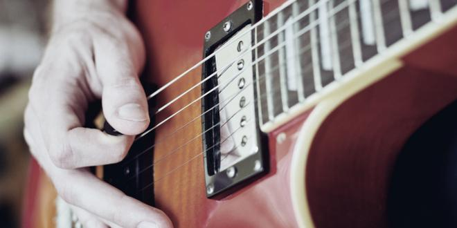 Wymiana strun gitarowych